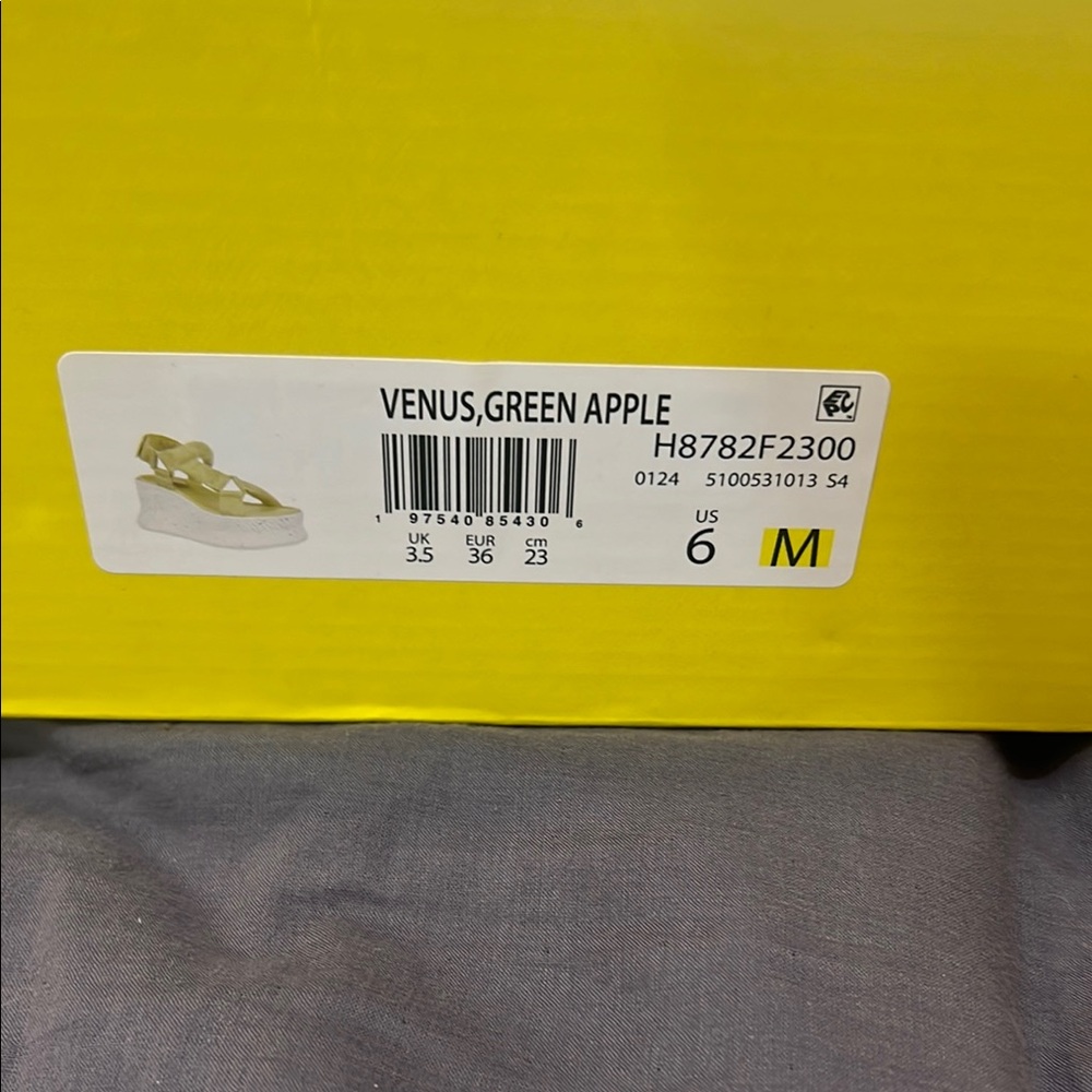 VENUS Green Apple Platform Sandals